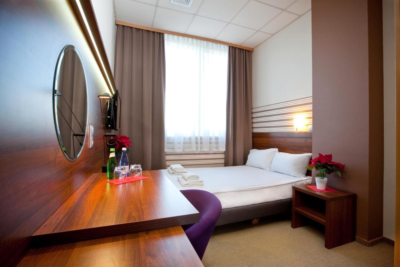 Hotel Aspel Cracovia Esterno foto