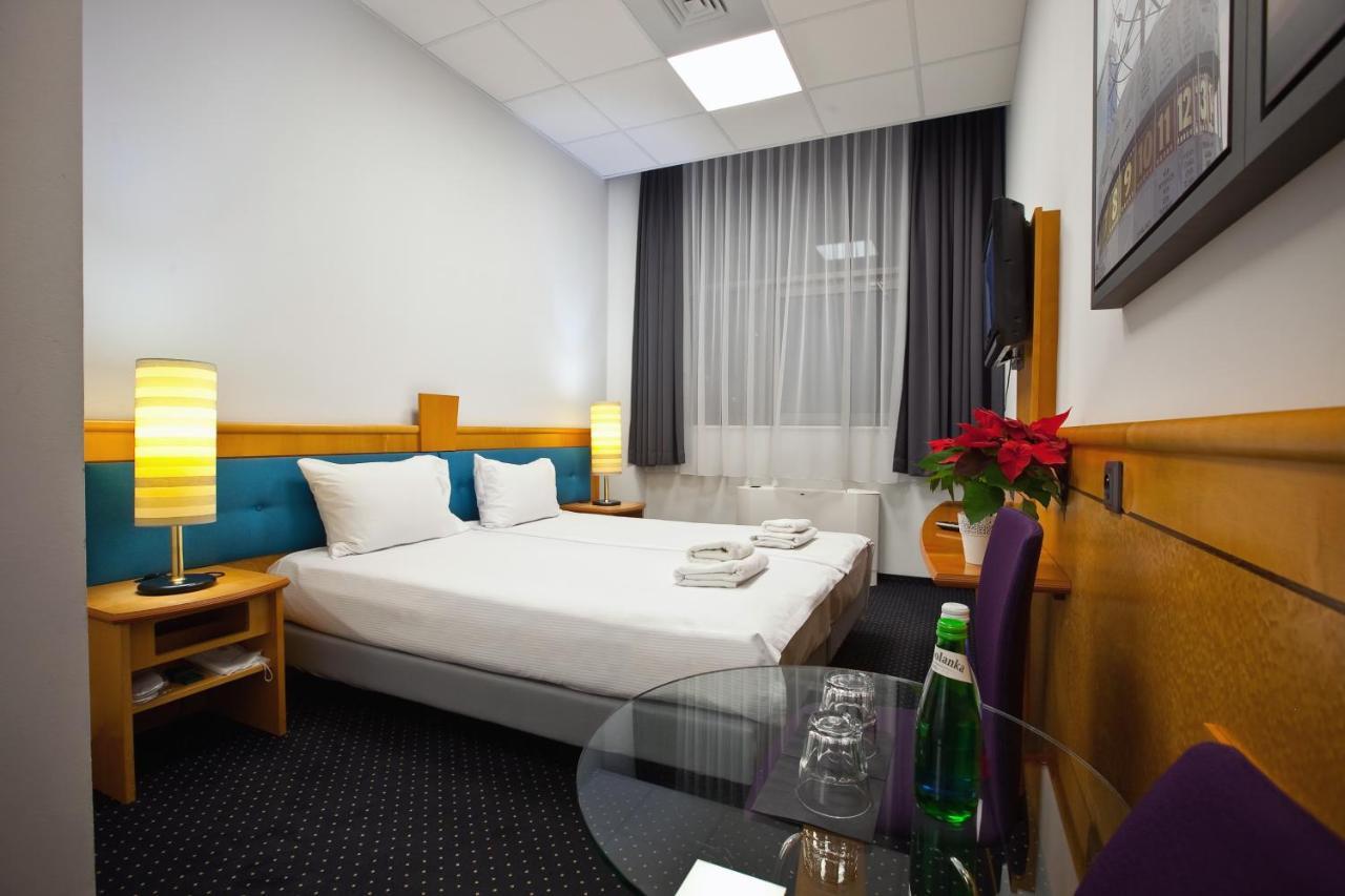 Hotel Aspel Cracovia Esterno foto