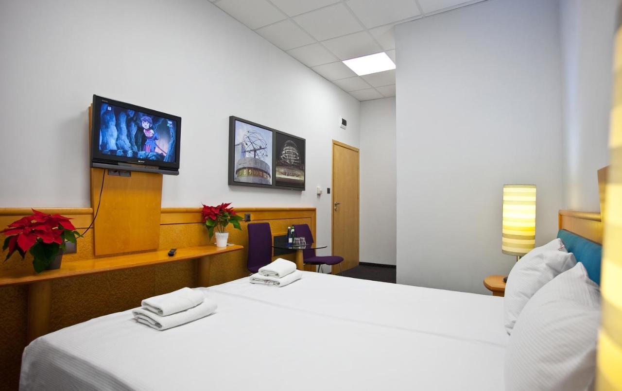 Hotel Aspel Cracovia Esterno foto